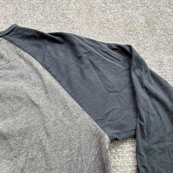 Mitchell & Ness Charlotte Hornets T Shirt Large Raglan 3/4 Sleeve Tee Distressed - Picture 15 of 16